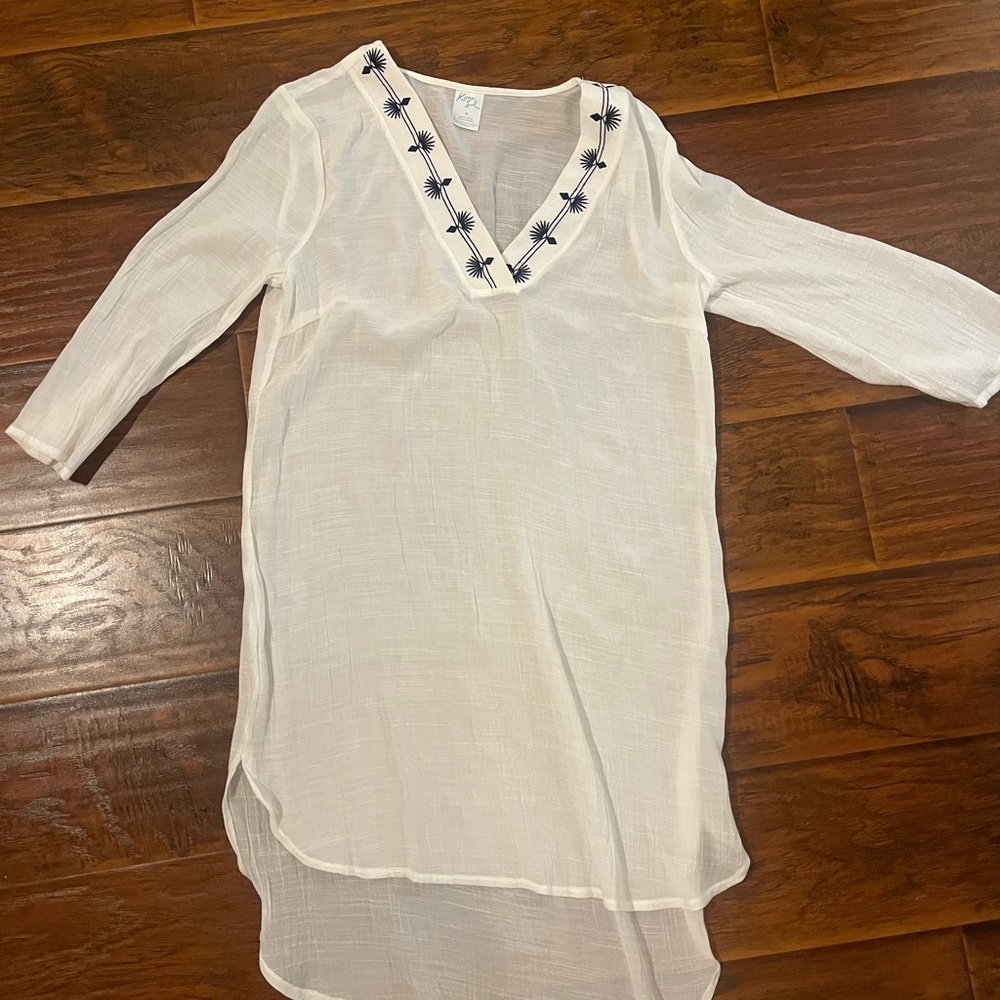 White Tunic Style Bathing Suit Cover with Embroidered V-Neck size Medium